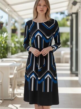 Chic 3/4 Sleeve Navy and White Dress
